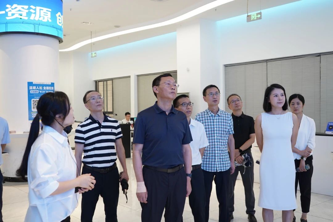 泸州市人大常委会副主任张司伦一行调研四川泸州人力资源服务产业园